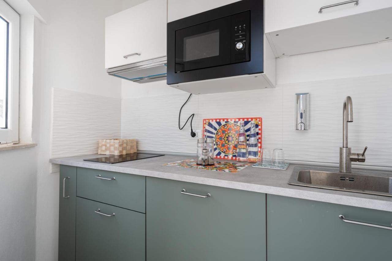 Attico 37 - Suite Con Terrazza Privata E Cucina Palermo Luaran gambar