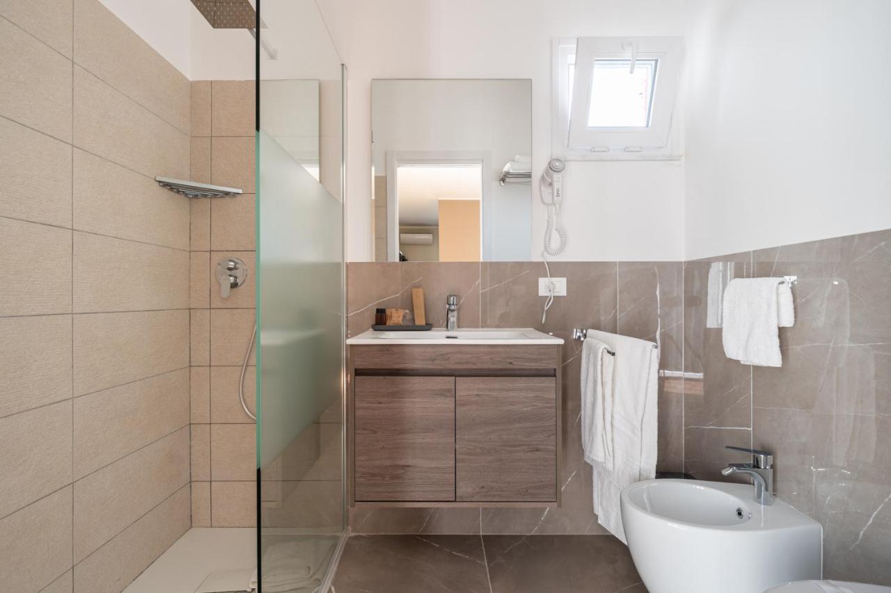 Attico 37 - Suite Con Terrazza Privata E Cucina Palermo Luaran gambar